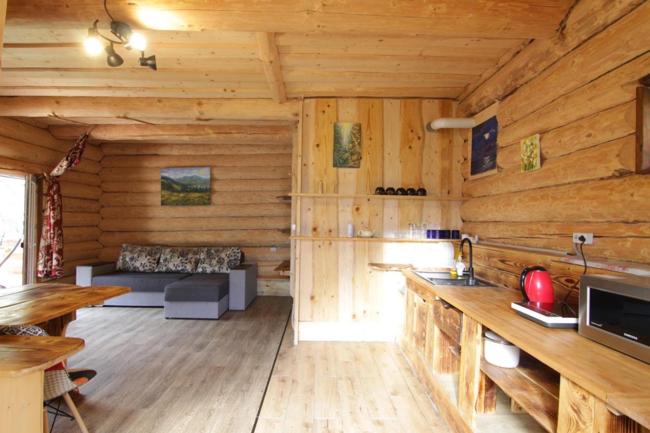 Bungalow In Mauntains With Chan Near The Forest スラブスク エクステリア 写真